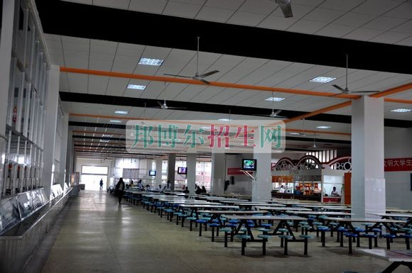 湖南商務(wù)職業(yè)技術(shù)學(xué)院宿舍條件、住宿好嗎、寢室情況
