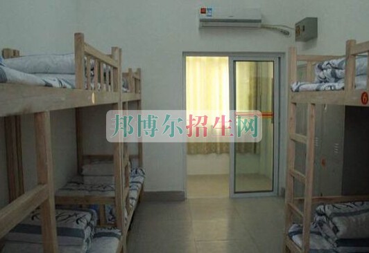 平?jīng)鲠t(yī)學(xué)高等?？茖W(xué)校