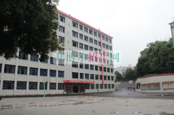 貴州省電子信息高級(jí)技工學(xué)校2016年報(bào)名條件、招生對(duì)象