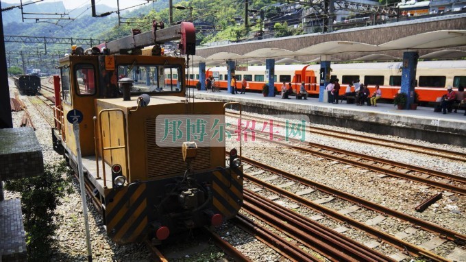 300分能上鐵道工程技術(shù)專(zhuān)業(yè)嗎