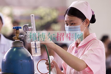 初中畢業(yè)能讀助產護理嗎