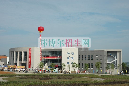 成都大專學(xué)校有哪些有計算機(jī)應(yīng)用技術(shù)