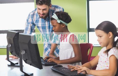 成都女生讀計算機應用技術(shù)好嗎