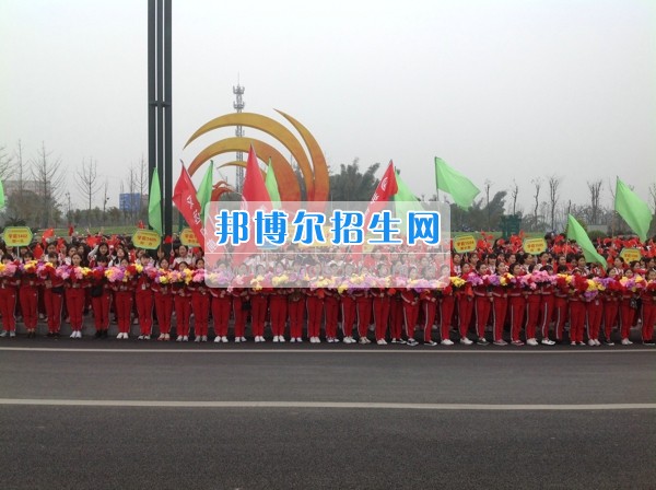 四川省宜賓市南溪區(qū)職業(yè)高級中學校學前教育齊拉練，共踏春風迎春景