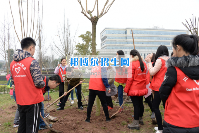 川南幼兒師范高等專科學(xué)校開(kāi)展“感恩”主題教育活動(dòng)培養(yǎng)學(xué)生良好道德品質(zhì)