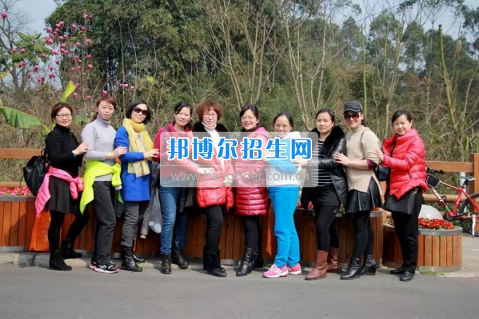 四川省樂(lè)山市第一職業(yè)高級(jí)中學(xué)春風(fēng)十里，不如你