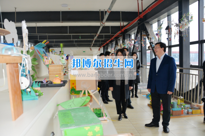 川南幼兒師范高等?？茖W(xué)校作“互聯(lián)網(wǎng)+教育”專題報(bào)告