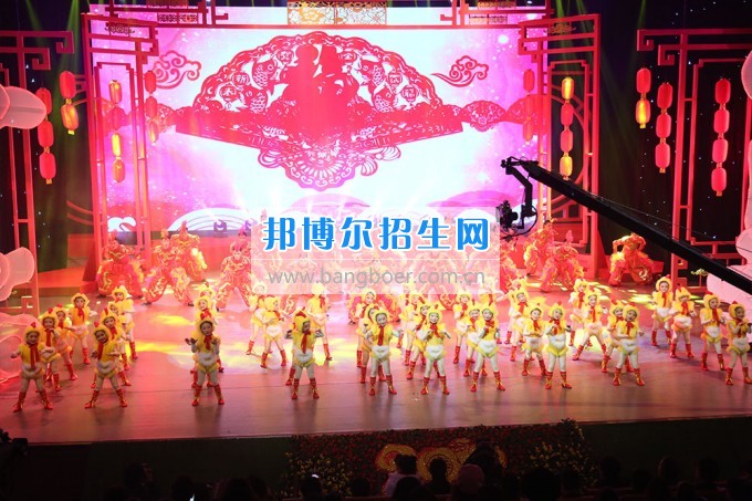 川北幼兒師范高等?？茖W(xué)校參演廣元春晚 服務(wù)地方文化