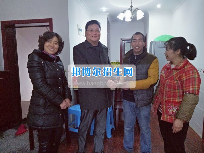 重慶航天職業(yè)技術(shù)學(xué)院關(guān)心學(xué)生生活、關(guān)注學(xué)生成長