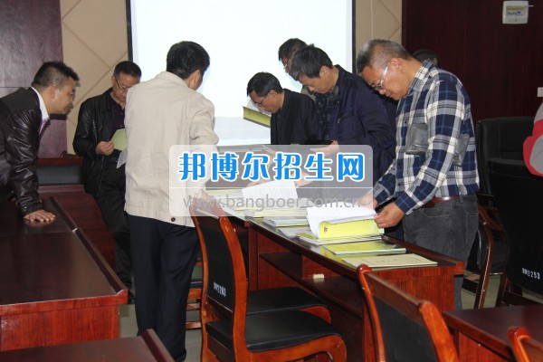四川省德陽市師培機構(gòu)負責(zé)人來重慶市江津區(qū)師范進修學(xué)?？疾旖處熃逃ぷ? width=