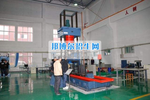 成都有建筑裝飾工程技術(shù)的大專大學