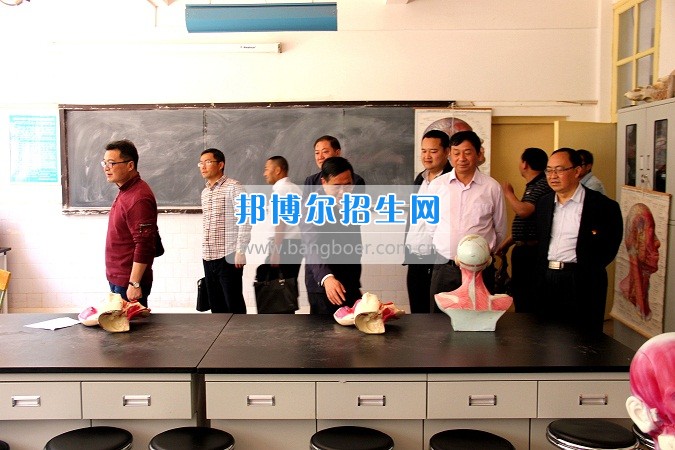 楚雄州2017年高校安全穩(wěn)定工作聯(lián)席會在楚雄醫(yī)藥高等?？茖W(xué)校召開