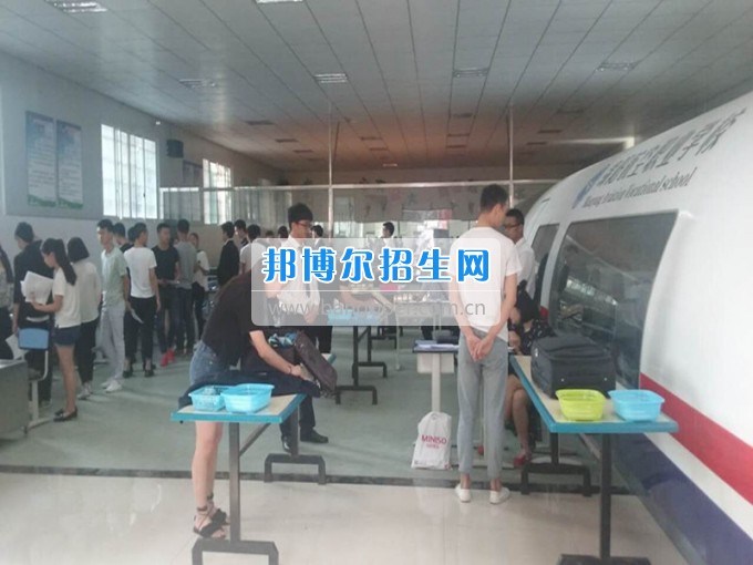 2017年春民航業(yè)特有工種職業(yè)技能鑒定在綿陽航空職業(yè)學校舉行。