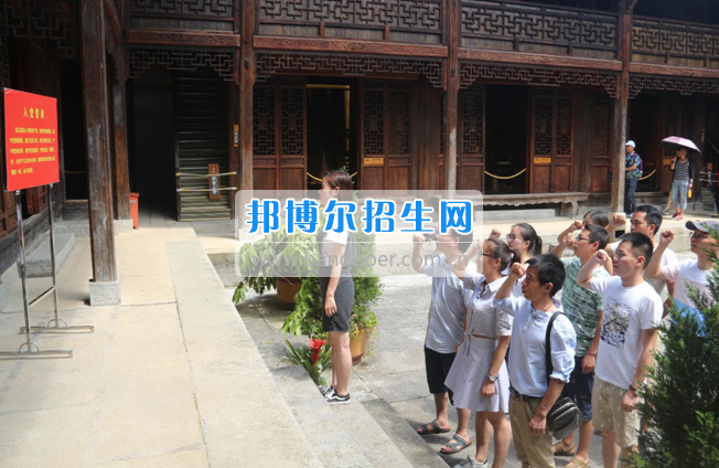 黔南民族醫(yī)學(xué)高等??茖W(xué)校開展踐行“兩學(xué)一做”做到“知行合一”學(xué)習(xí)