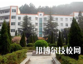 黔南民族衛(wèi)生學(xué)校2020年學(xué)費(fèi)、收費(fèi)多少