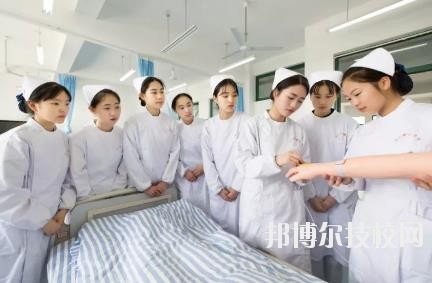 溫州護(hù)士學(xué)校2020年報(bào)名條件、招生要求、招生對(duì)象