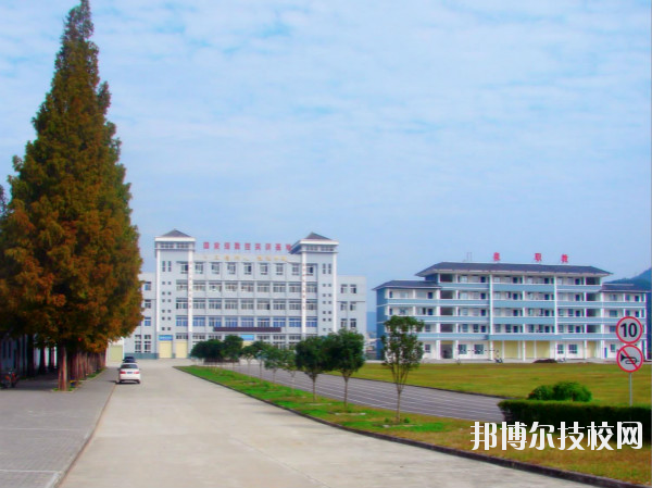 石泉縣職業(yè)教育中心2020年報名條件、招生要求、招生對象