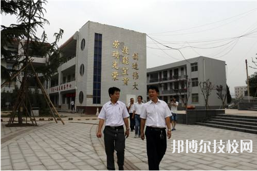 洛南縣職業(yè)技術(shù)教育中心2020年報(bào)名條件、招生要求、招生對(duì)象