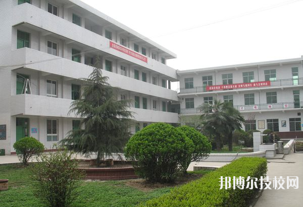 西安雁塔區(qū)職業(yè)高級(jí)中學(xué)2020年報(bào)名條件、招生要求、招生對(duì)象