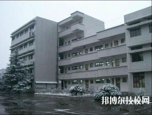 永康衛(wèi)生學(xué)校2020年報(bào)名條件、招生要求、招生對(duì)象