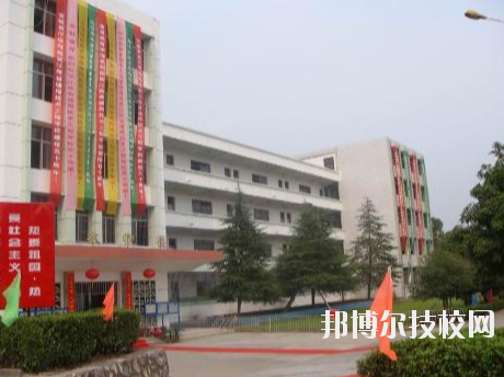 江西通用技術(shù)工程學(xué)校2020年報名條件、招生要求、招生對象