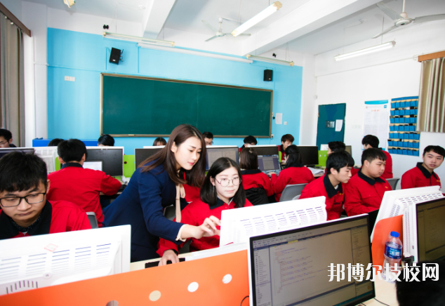 江西機(jī)械高級(jí)技工學(xué)校2020年學(xué)費(fèi)、收費(fèi)多少