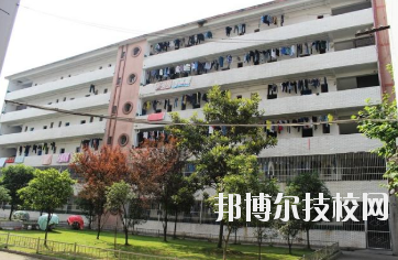 江西輕工業(yè)高級(jí)技工學(xué)校2020年報(bào)名條件、招生要求、招生對(duì)象