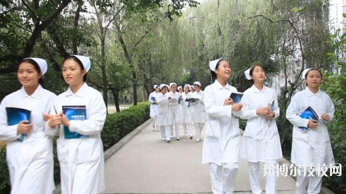  重慶渝東衛(wèi)生學(xué)校2020年報(bào)名條件、招生要求、招生對象