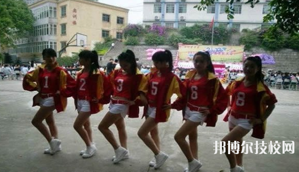 重慶醫(yī)藥科技學(xué)校2020年報(bào)名條件、招生要求、招生對(duì)象