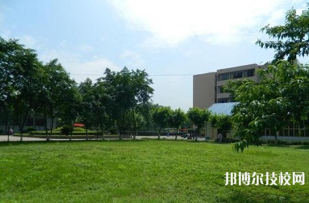 成都廣播電視中等專業(yè)學(xué)校2020年報(bào)名條件、招生要求、招生對(duì)象