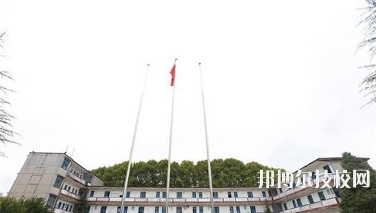 貴陽(yáng)鐵路工程學(xué)校2020年報(bào)名條件、招生要求、招生對(duì)象