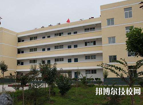鳳縣職業(yè)教育中心2020年報名條件、招生要求、招生對象