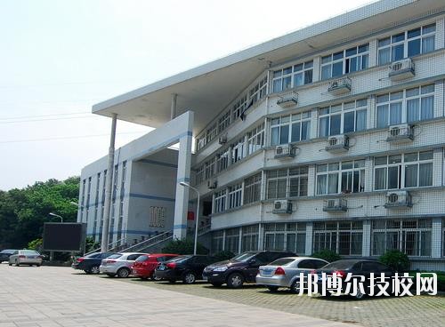 鄞州職業(yè)高級(jí)中學(xué)2020年報(bào)名條件、招生要求、招生對(duì)象