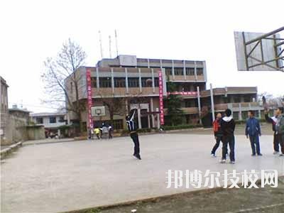 貴州龍里中等職業(yè)學(xué)校2020年報(bào)名條件、招生要求、招生對(duì)象