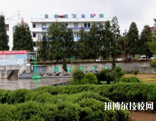 貞豐職業(yè)技術(shù)學(xué)校2020年報(bào)名條件、招生要求、招生對象