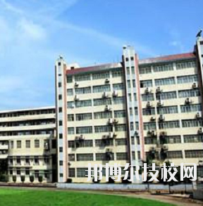重慶航運旅游學(xué)校2020年報名條件、招生要求、招生對象