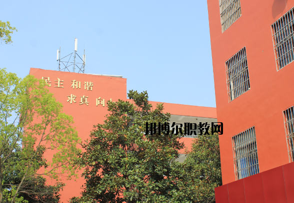 南昌保險學(xué)校2020年報名條件、招生要求、招生對象