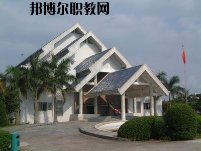 曲靖羅平職業(yè)技術(shù)學(xué)校2020年報名條件、招生要求、招生對象