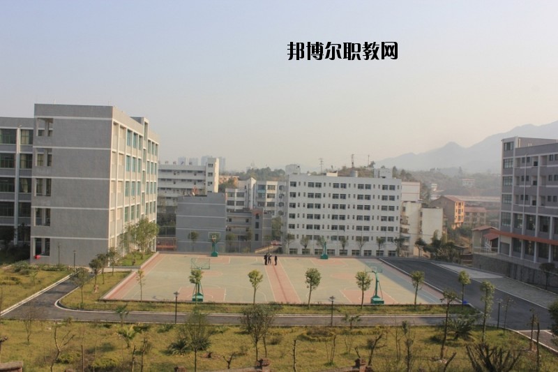四川省華鎣職業(yè)技術(shù)學(xué)校2020年報名條件、招生要求、招生對象
