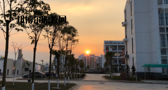 廣西二輕高級(jí)技工學(xué)校怎么樣、好不好