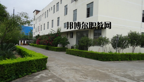 廣西玉林畜牧獸醫(yī)學(xué)校2020年報(bào)名條件、招生要求、招生對象 