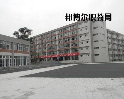 綿陽機(jī)電工程學(xué)校2020年報(bào)名條件、招生要求、招生對(duì)象