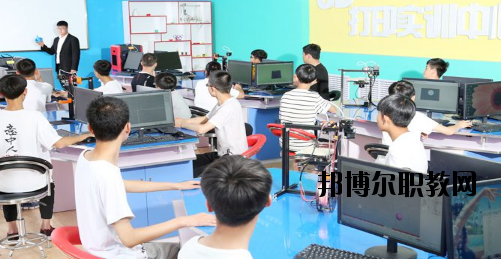 甘肅秦隴技工學(xué)校2020年報(bào)名條件、招生要求、招生對(duì)象