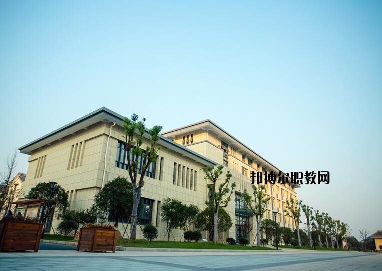龍游縣職業(yè)技術(shù)學(xué)校2020年報(bào)名條件、招生要求、招生對(duì)象