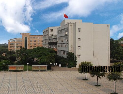 河南醫(yī)藥衛(wèi)生學(xué)校2021年報(bào)名條件、招生對(duì)象