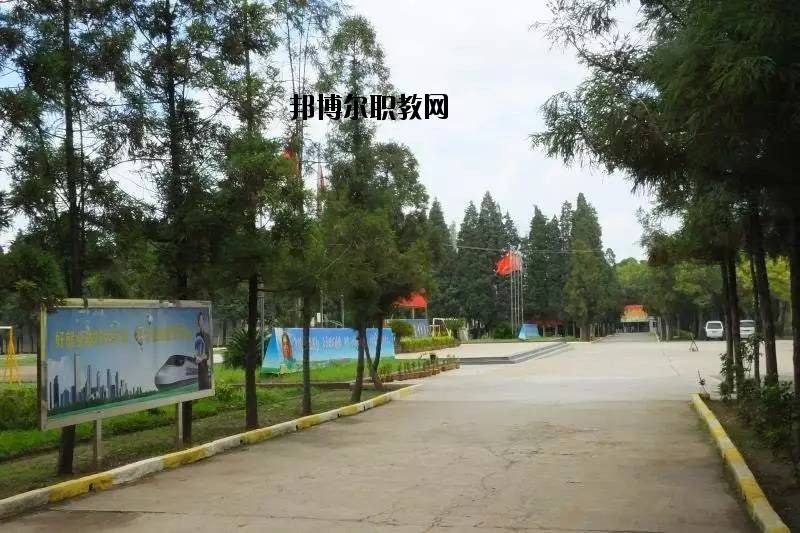 富寧縣民族職業(yè)高級(jí)中學(xué)2020年報(bào)名條件、招生要求、招生對(duì)象