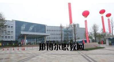 川北醫(yī)學(xué)院附屬醫(yī)院護(hù)士學(xué)校2020年報名條件、招生要求、招生對象