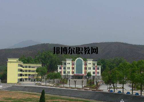 萍鄉(xiāng)武功山中等專業(yè)學(xué)校2020年報名條件、招生要求、招生對象