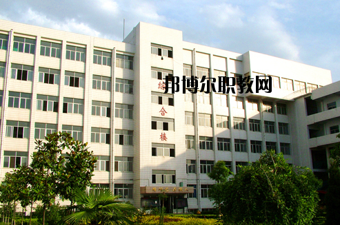 南陽文化藝術(shù)學(xué)校2021年報名條件、招生要求、招生對象