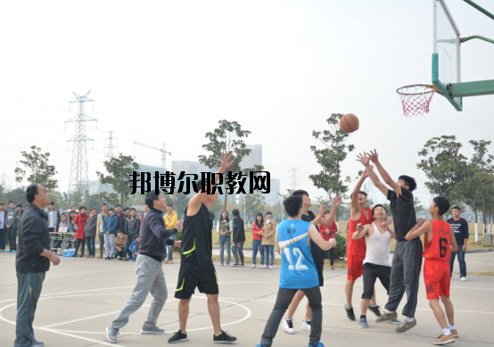 合肥市公交技工學(xué)校2022年報(bào)名條件、招生要求、招生對(duì)象